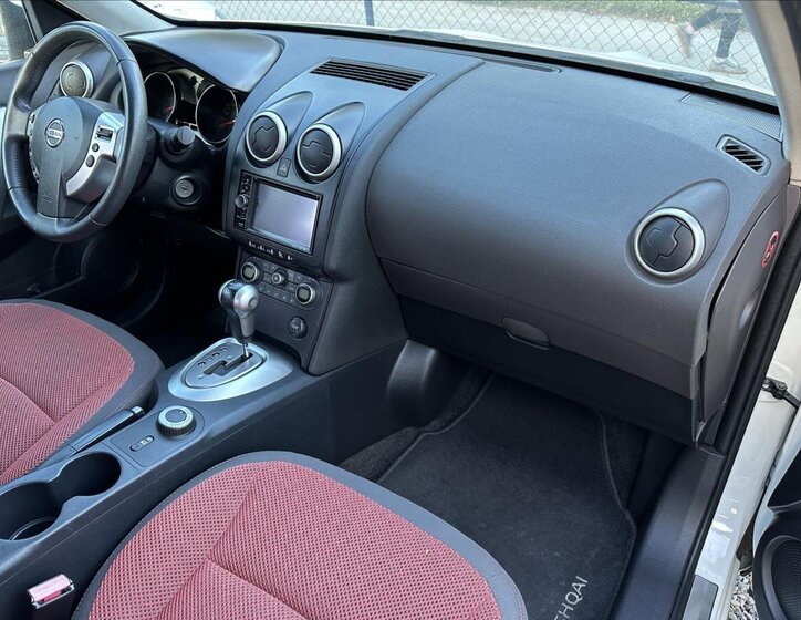 Nissan Qashqai SUV / Terénní 2,0 l 110 kw