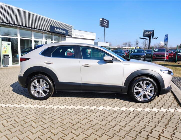 Mazda CX-30 8
