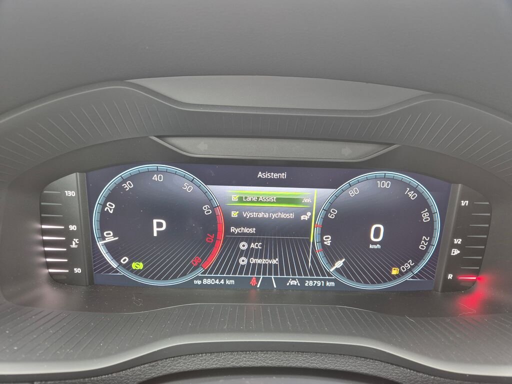 Škoda Karoq SUV 1,5 l 110 kw