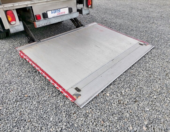 Mercedes-Benz Sprinter 13