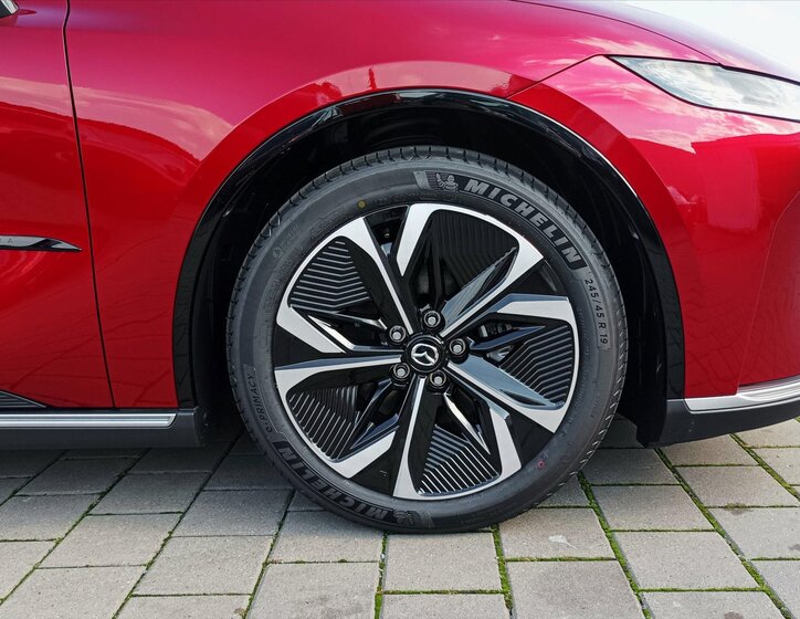 Mazda 6e Sedan / Limuzína 0,0 180 kw