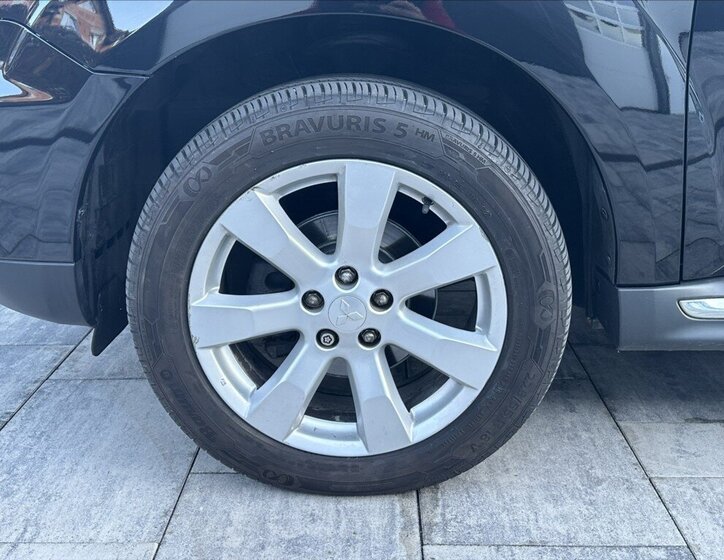 Mitsubishi Outlander SUV / Terénní 2,3 l 130 kw