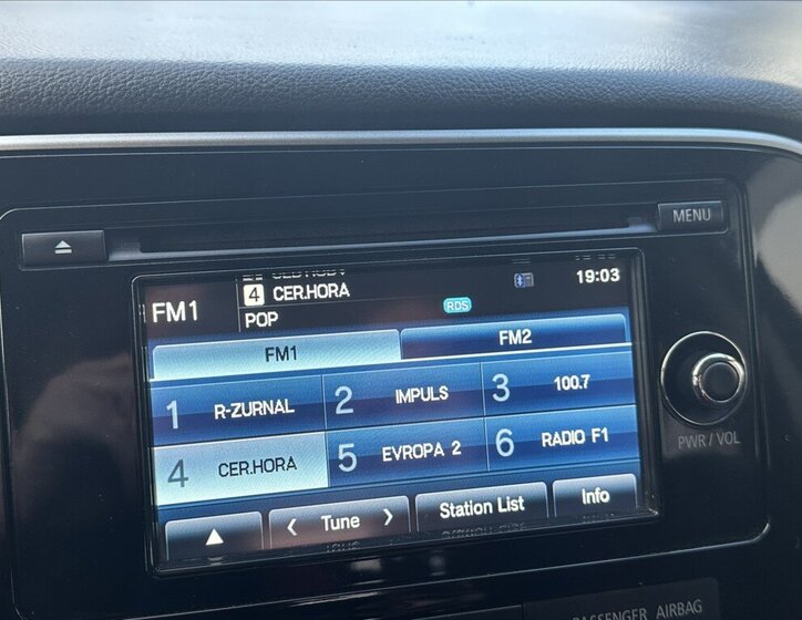 Mitsubishi Outlander SUV / Terénní 2,3 l 110 kw