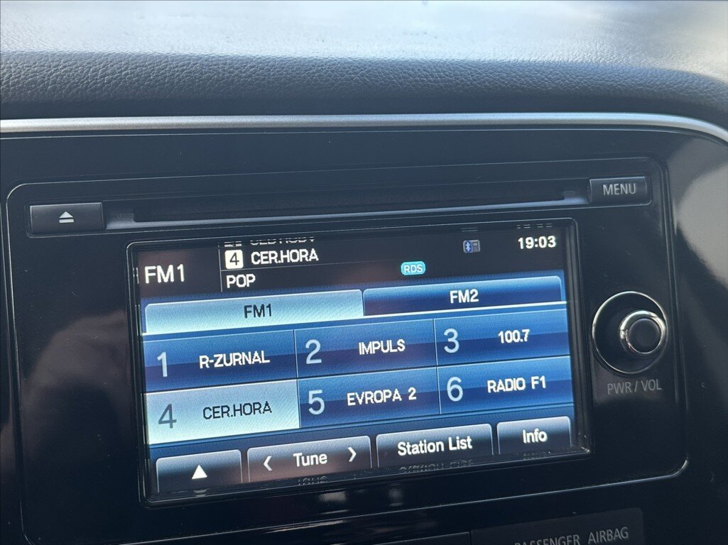 Mitsubishi Outlander SUV / Terénní 2,3 l 110 kw