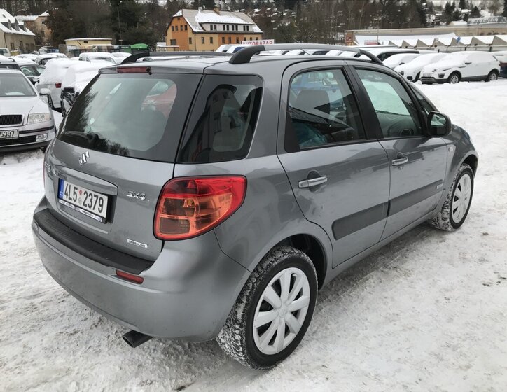 Suzuki SX4 6