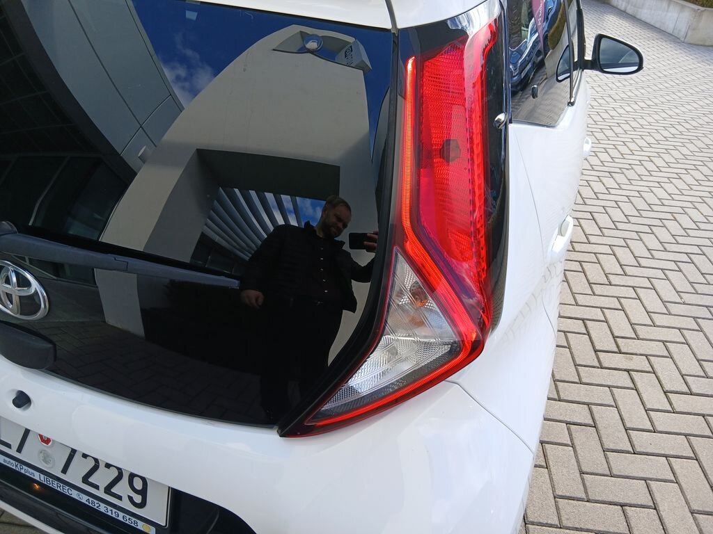 Toyota Aygo Hatchback 998,0 53 kw