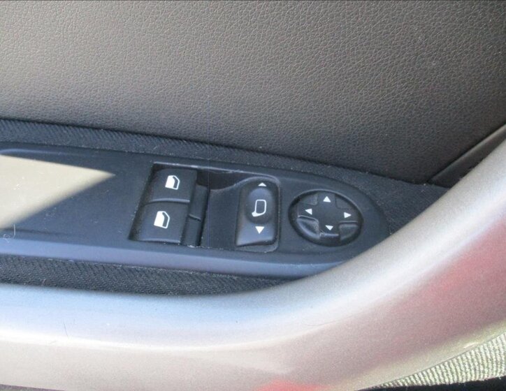 Peugeot 308 Hatchback 1,6 l 68 kw