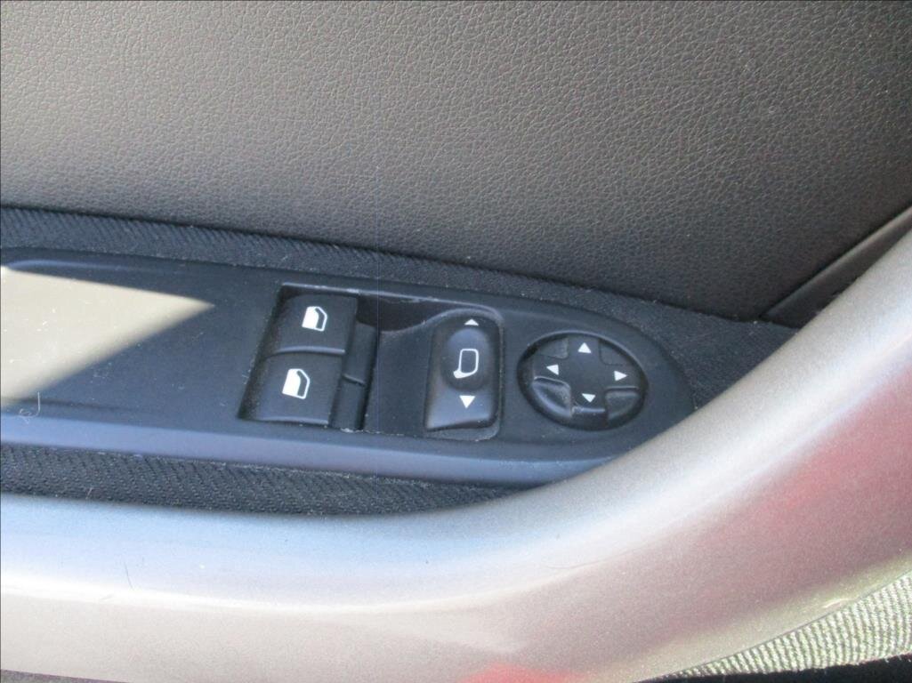 Peugeot 308 Hatchback 1,6 l 68 kw