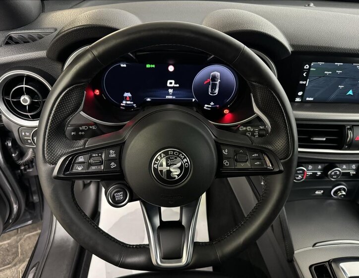 Alfa Romeo Stelvio 17