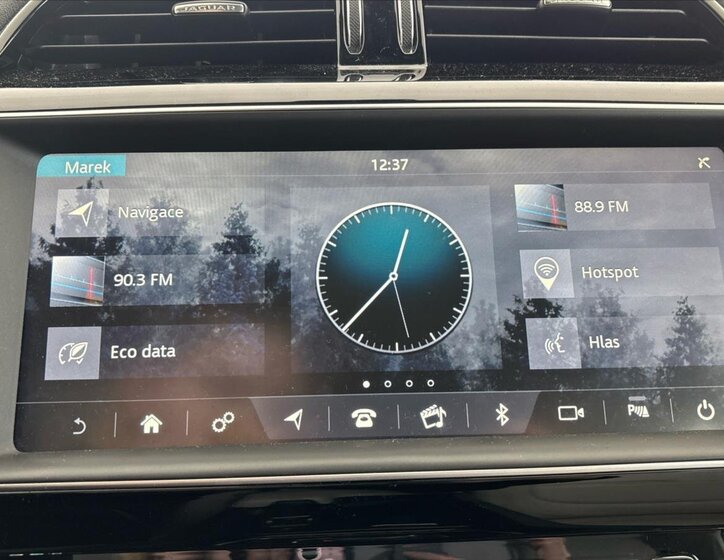 Jaguar F-Pace SUV / Terénní 2,0 l 132 kw