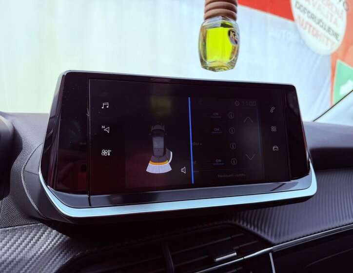 Peugeot 208 Hatchback 1,2 l 55 kw