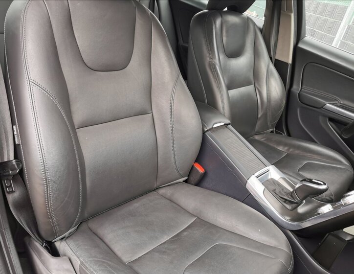 Volvo V60 Kombi 2,0 l 133 kw