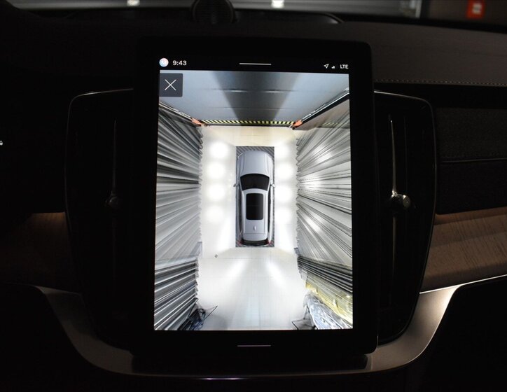 Volvo XC90 SUV / Terénní 2,0 l 228 kw