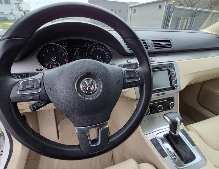 Volkswagen Passat Sedan / Limuzína 2,0 l 147 kw