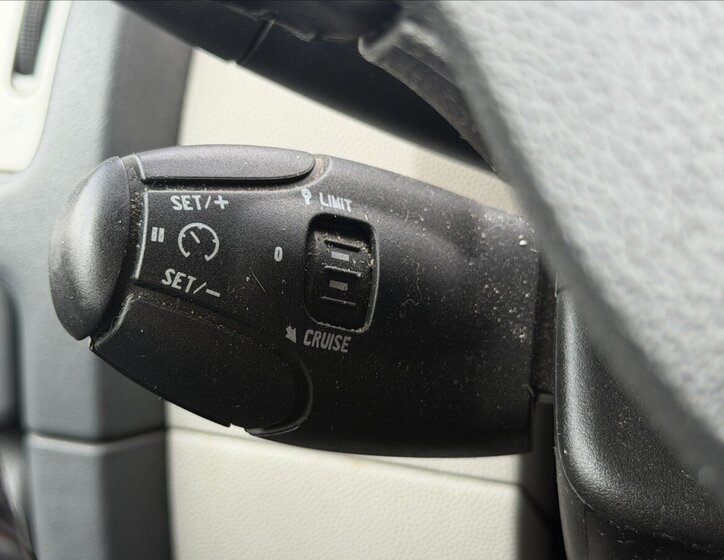 Peugeot Expert MPV 2,0 l 120 kw