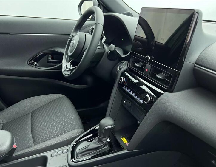 Toyota Yaris Cross SUV 1,5 l 96 kw