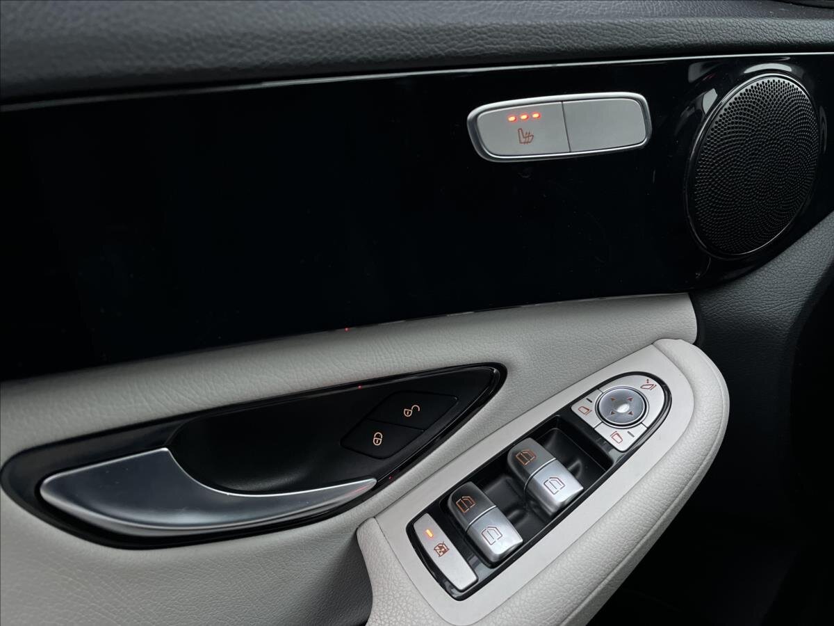 Mercedes-Benz Třídy C Sedan 2,1 l 100 kw