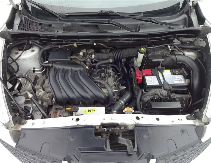 Nissan Juke Hatchback 1,6 l 86 kw