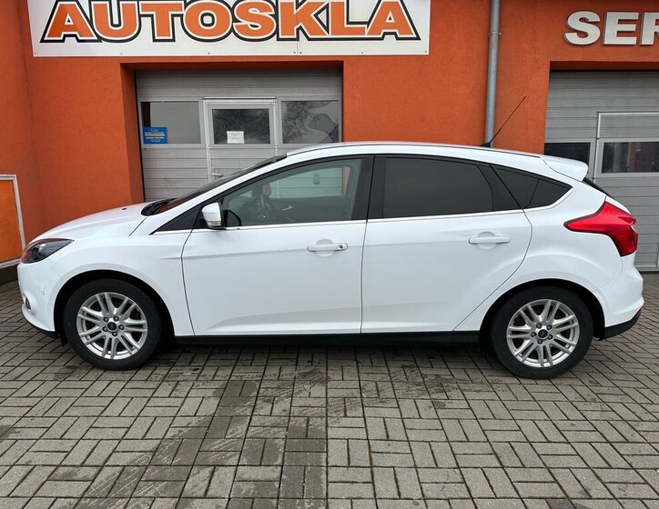 Ford Focus Hatchback 998,0 92 kw