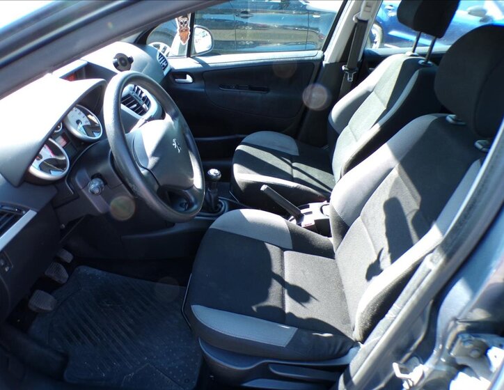 Peugeot 207 Hatchback 1,4 l 50 kw