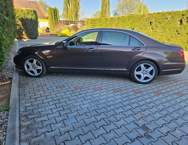 Mercedes-Benz Ostatní Sedan / Limuzína 0,0 0