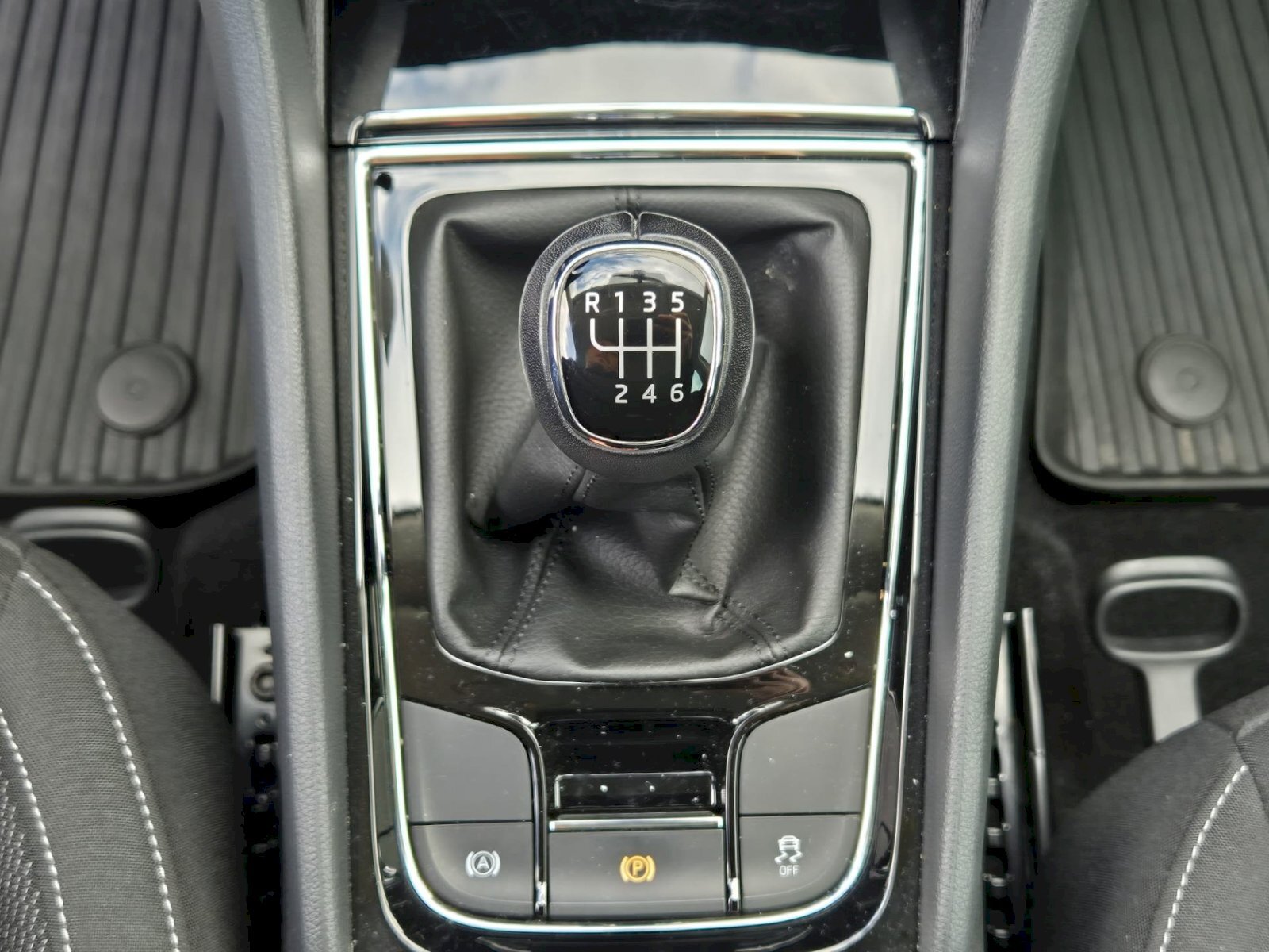 Škoda Karoq Hatchback 1,5 l 110 kw