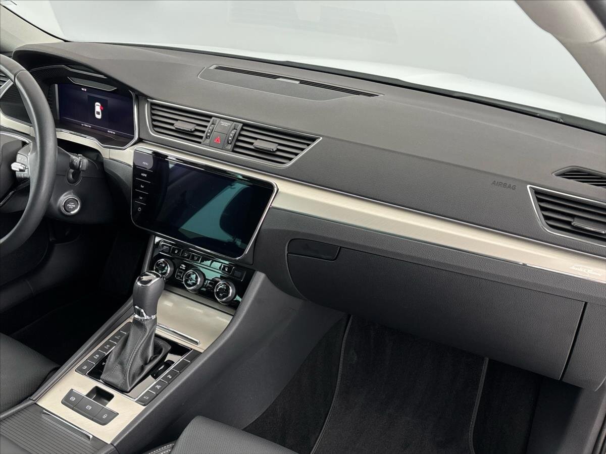 Škoda Superb Liftback 1,4 l 160 kw