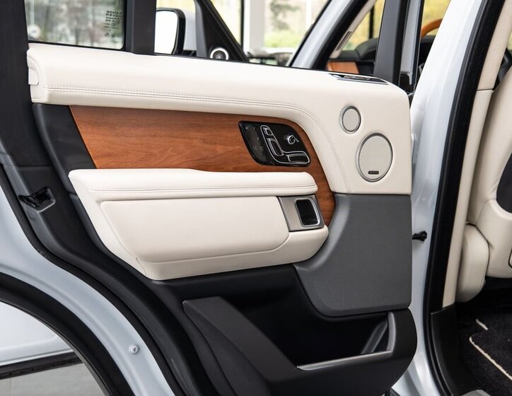 Land Rover Range Rover SUV / Terénní 4,4 l 250 kw