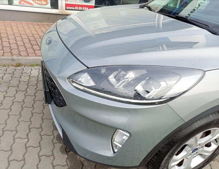 Ford Kuga SUV / Terénní 2,5 l 165 kw