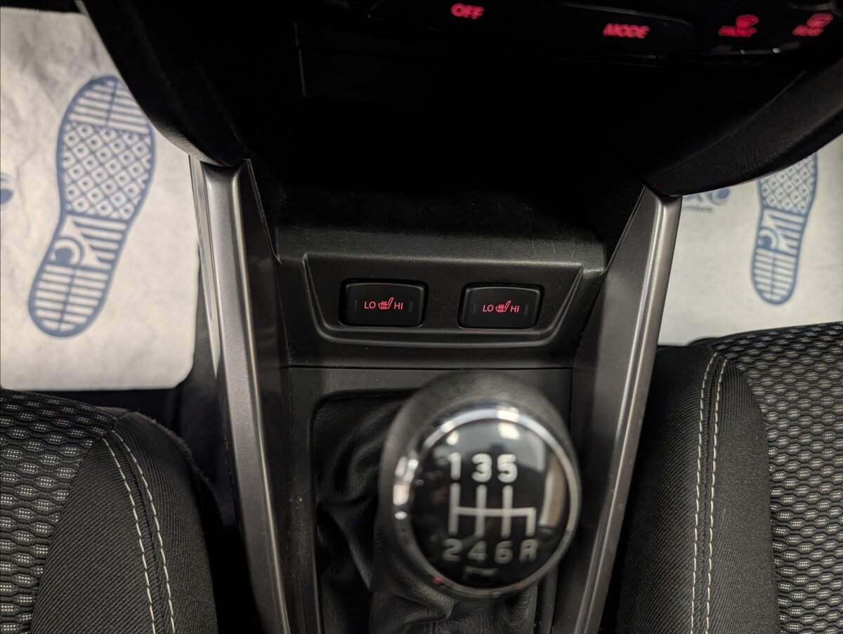 Suzuki Vitara SUV / Terénní 1,4 l 95 kw