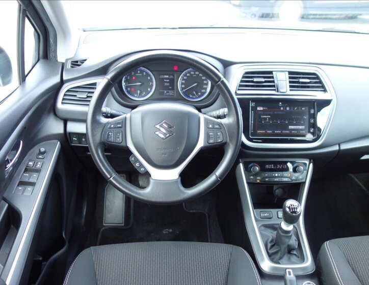 Suzuki S-Cross SUV 1,4 l 103 kw