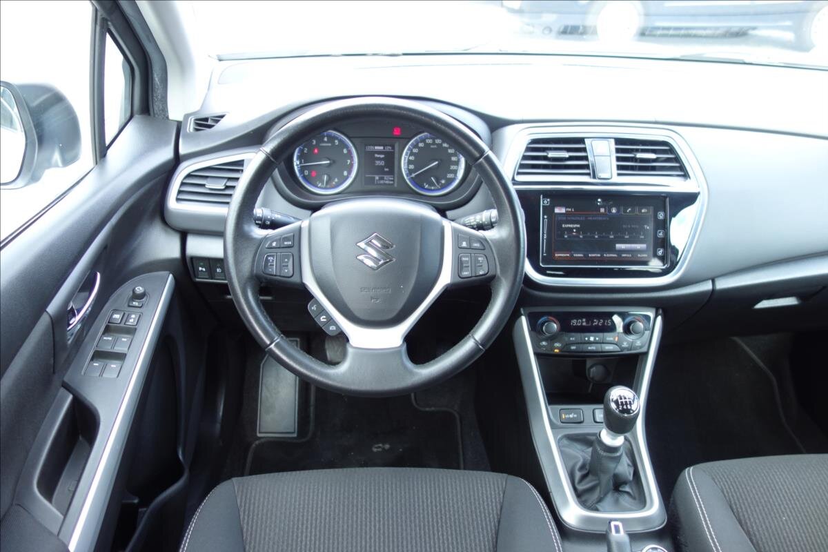 Suzuki S-Cross SUV 1,4 l 103 kw