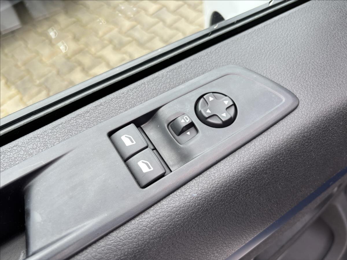 Peugeot Traveller Kombi 2,0 l 110 kw