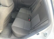 Toyota Auris 13