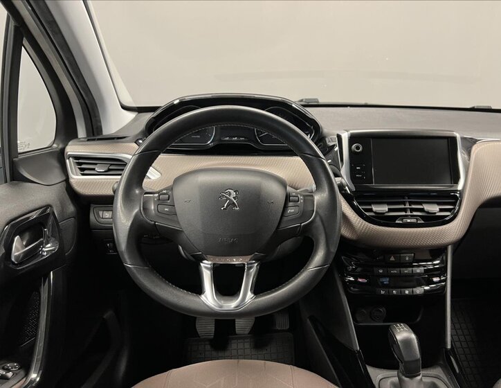 Peugeot 2008 5