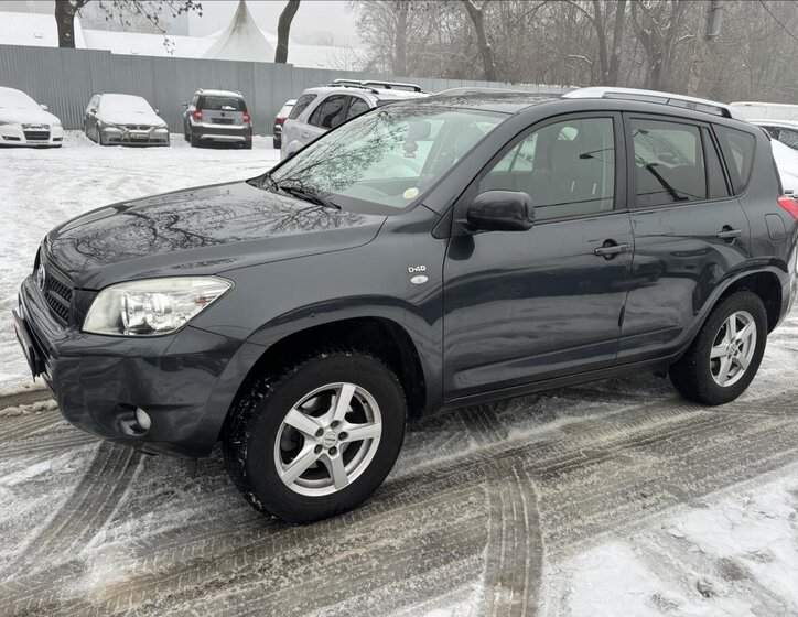 Toyota RAV4 SUV 2,2 l 100 kw