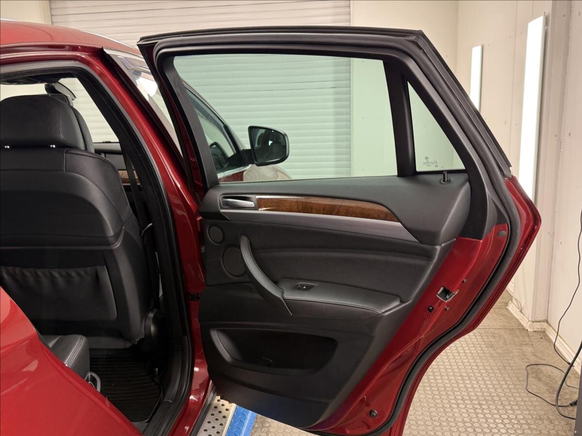 BMW X6 SUV / Terénní 3,0 l 225 kw