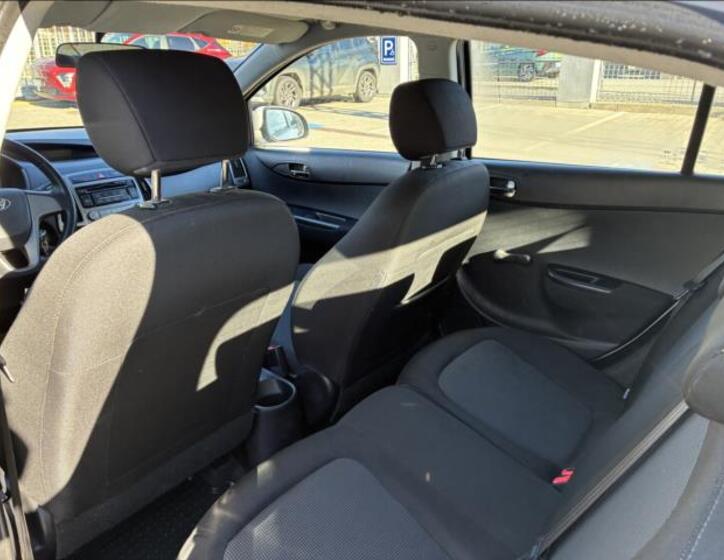 Hyundai i20 11