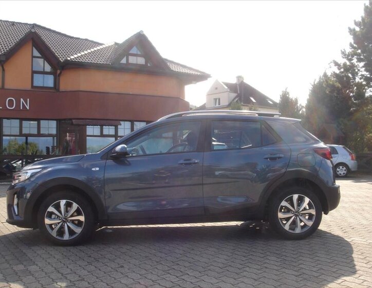 KIA Stonic SUV 1,2 l 58 kw