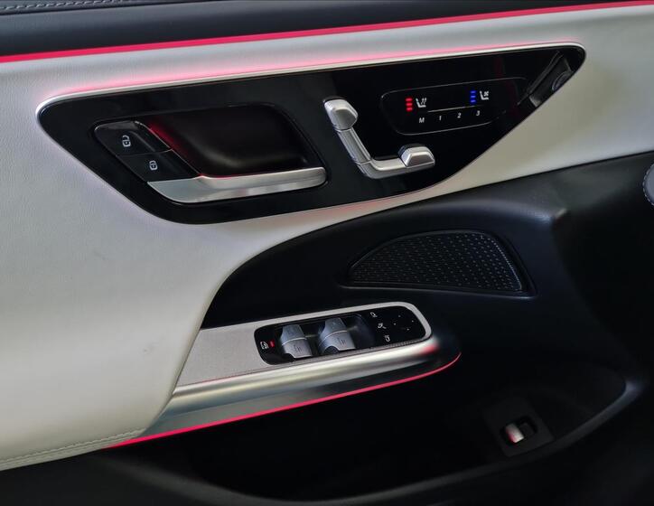 Mercedes-Benz Třídy E 12