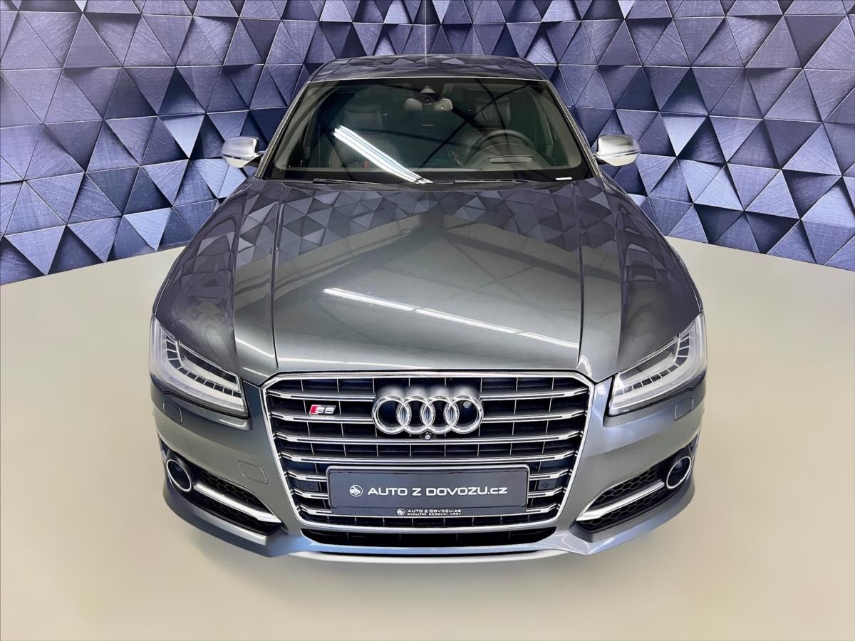 Audi S8