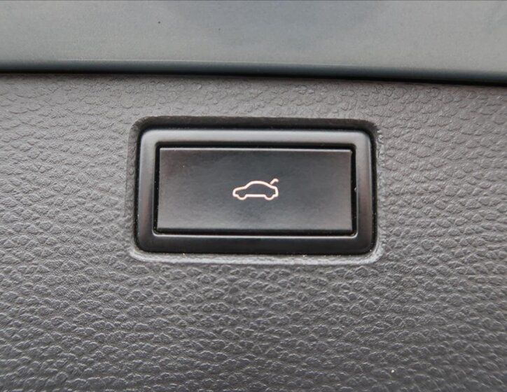 Volkswagen Passat Kombi 2,0 l 103 kw