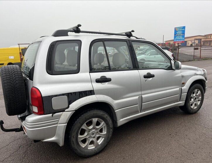 Suzuki Grand Vitara 5