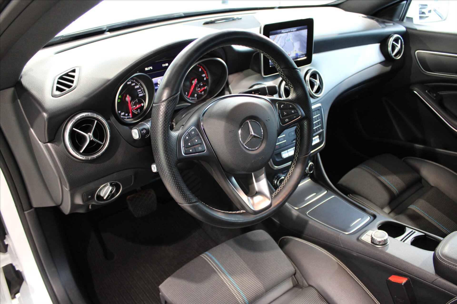 Mercedes-Benz CLA Kombi 2,1 l 125 kw