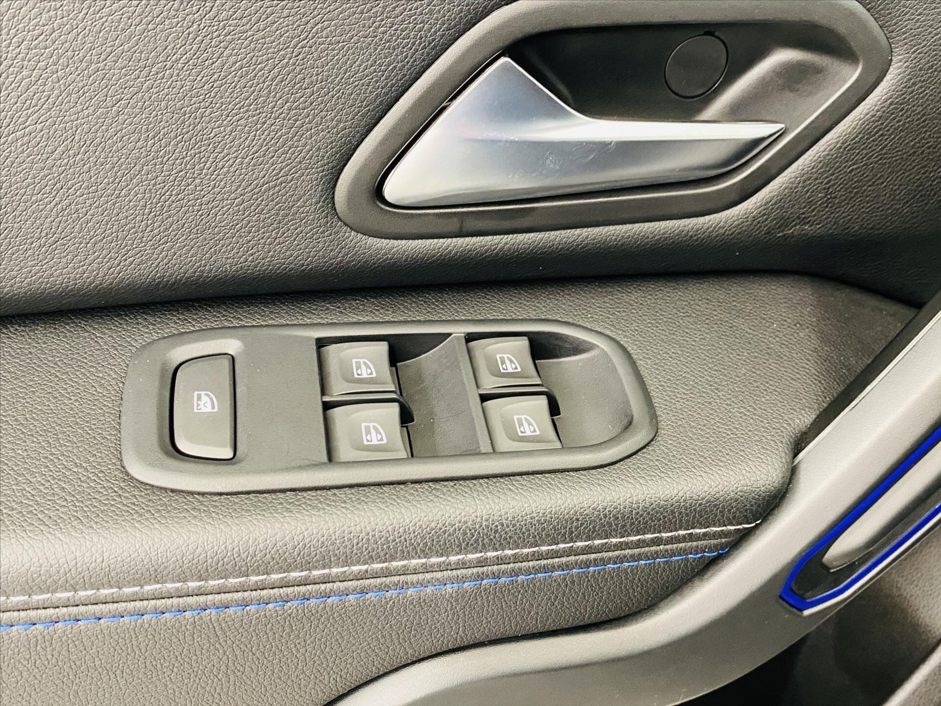 Dacia Duster SUV 999,0 67 kw