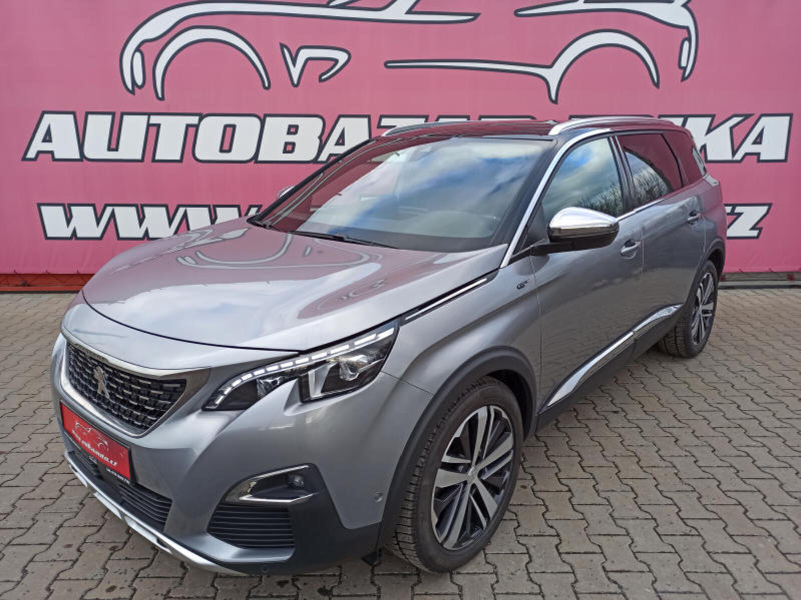 Peugeot 5008 1