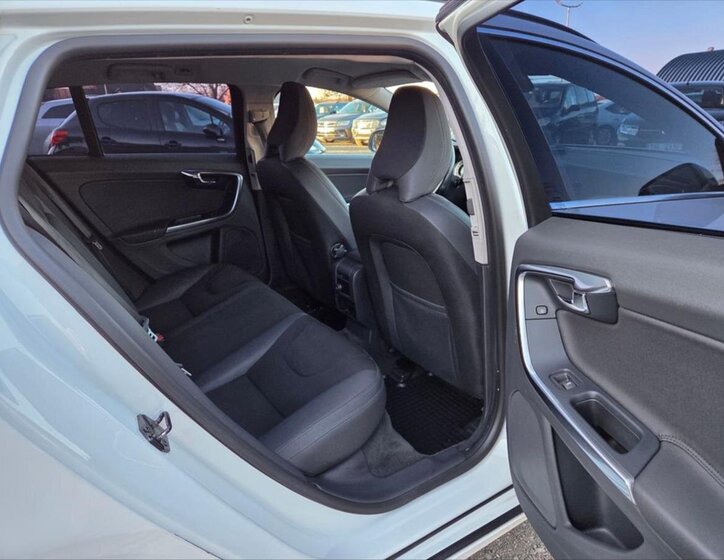 Volvo V60 Kombi 2,0 l 120 kw