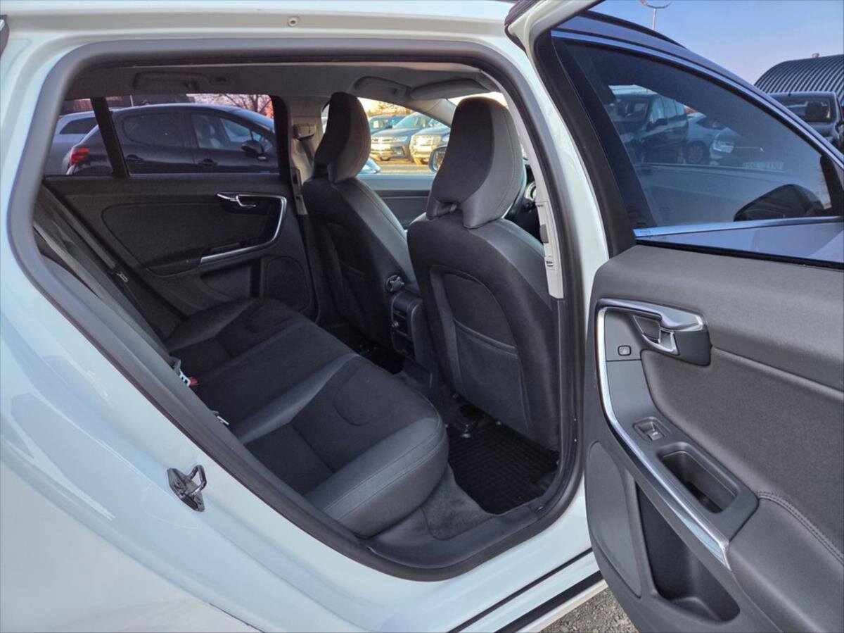 Volvo V60 Kombi 2,0 l 120 kw