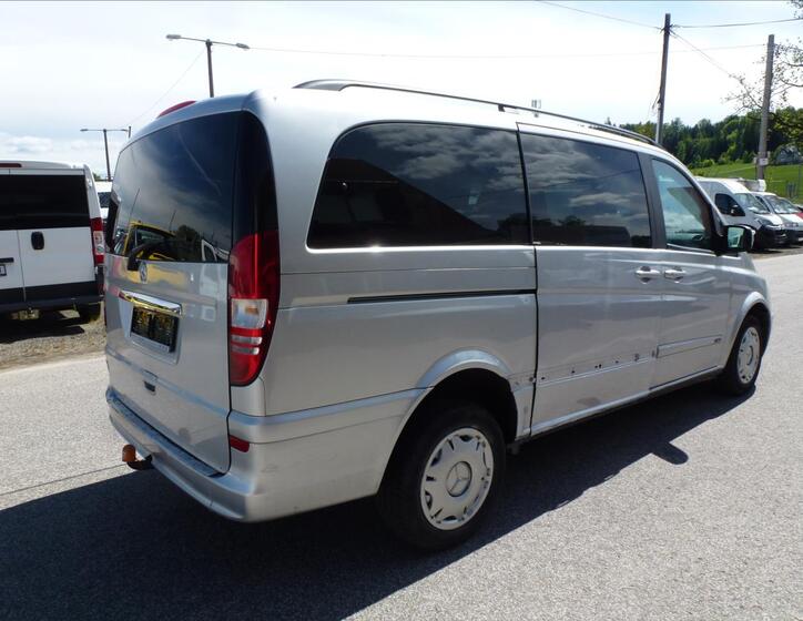 Mercedes-Benz Viano 8