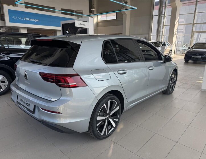 Volkswagen Golf Hatchback 1,5 l 150 kw